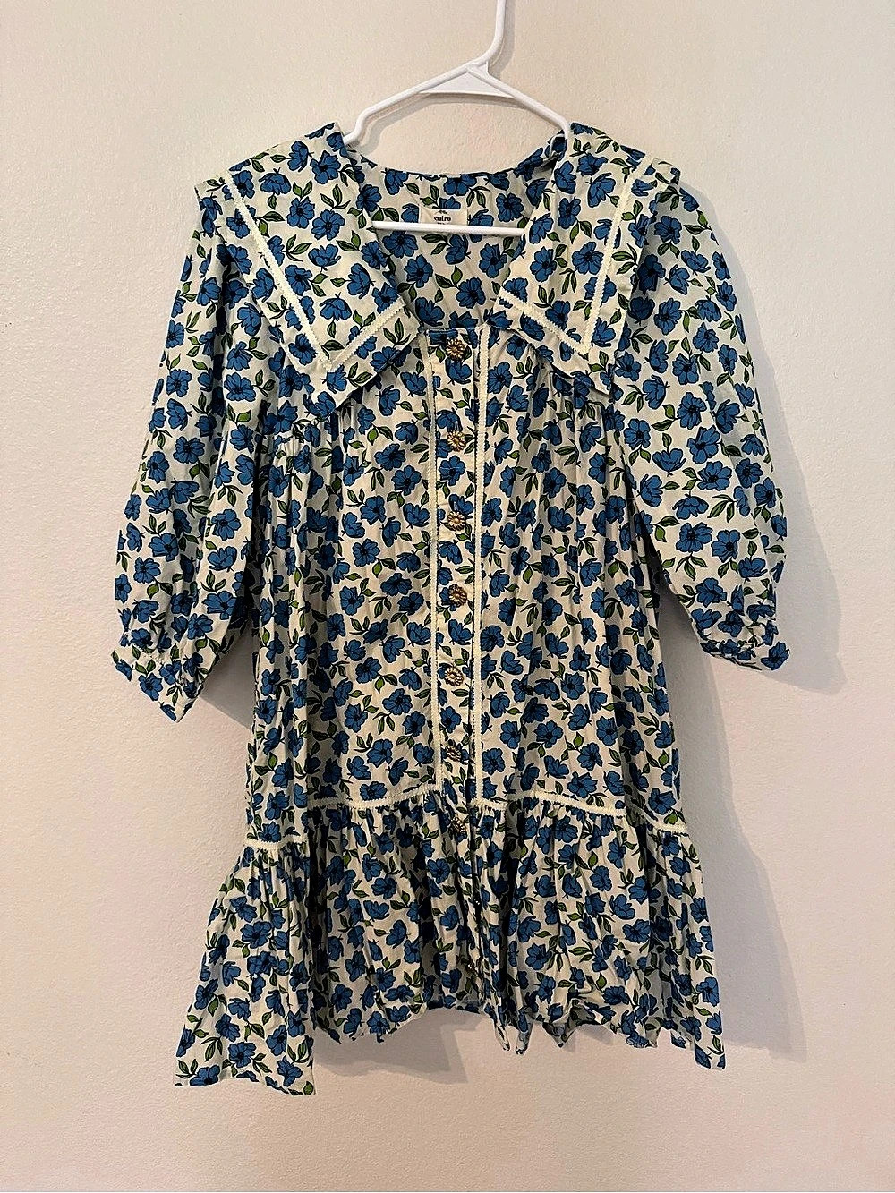 Entro Floral Mini Dress in White & Blue Size Medium Like New